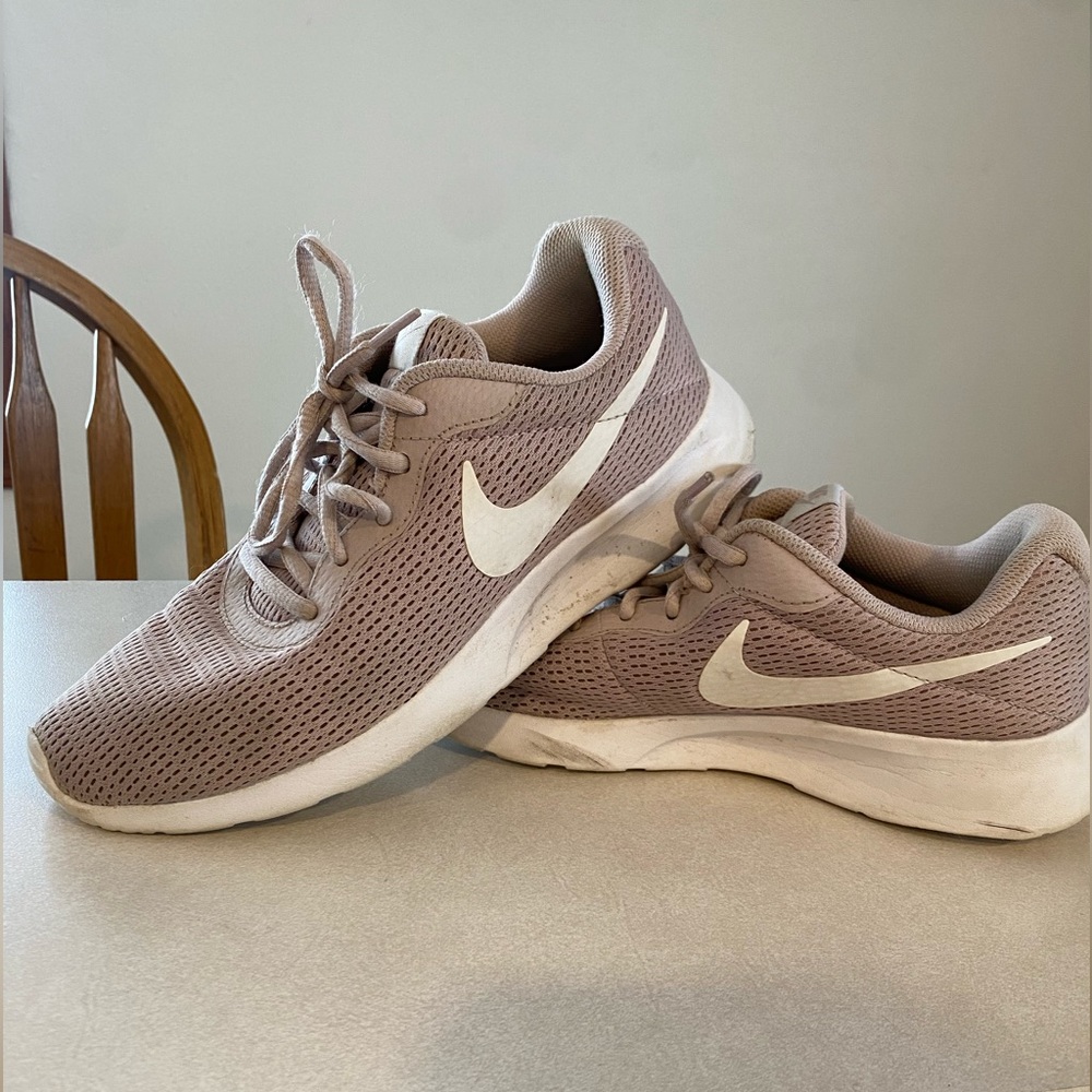Nike Tennis Shoes - size